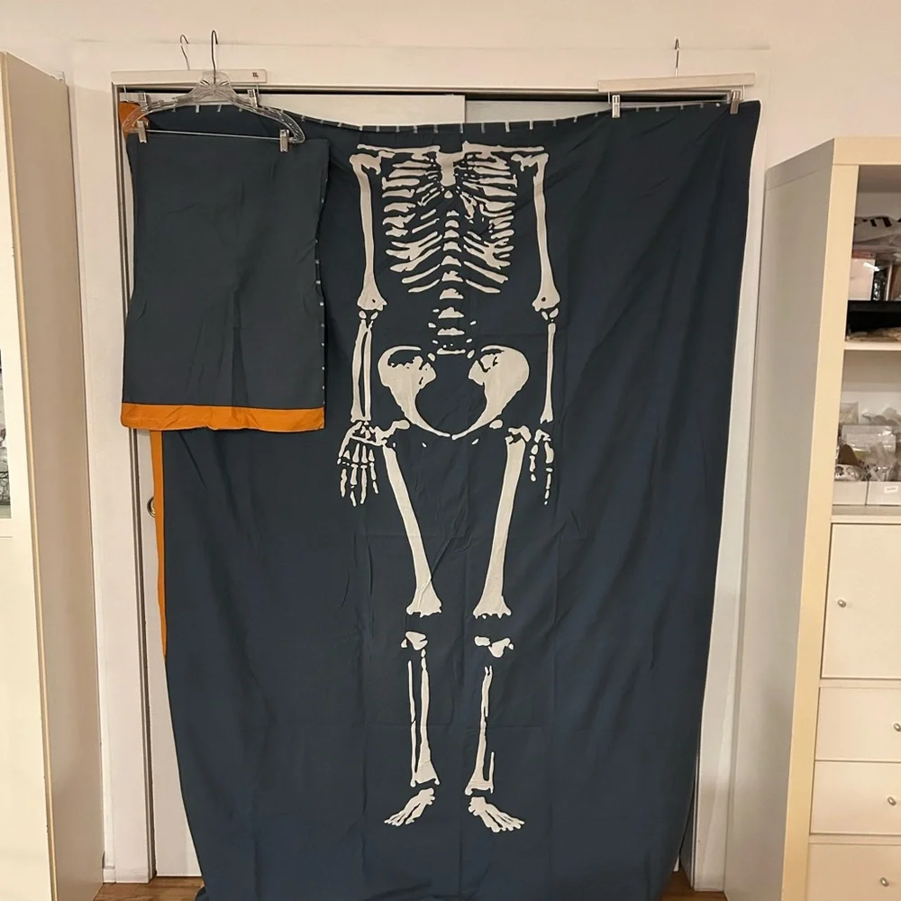 Skeleton twin duvet cover with pillow case